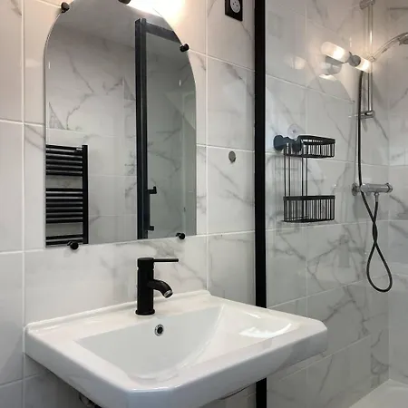 211 - T3 Entierement Renove En Plein Centre De A Moins De 5 Minutes Des Plages Apartament *
